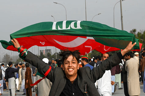 Who can form a government in Pakistan’s post-election chaos? The answer isn’t straightforward